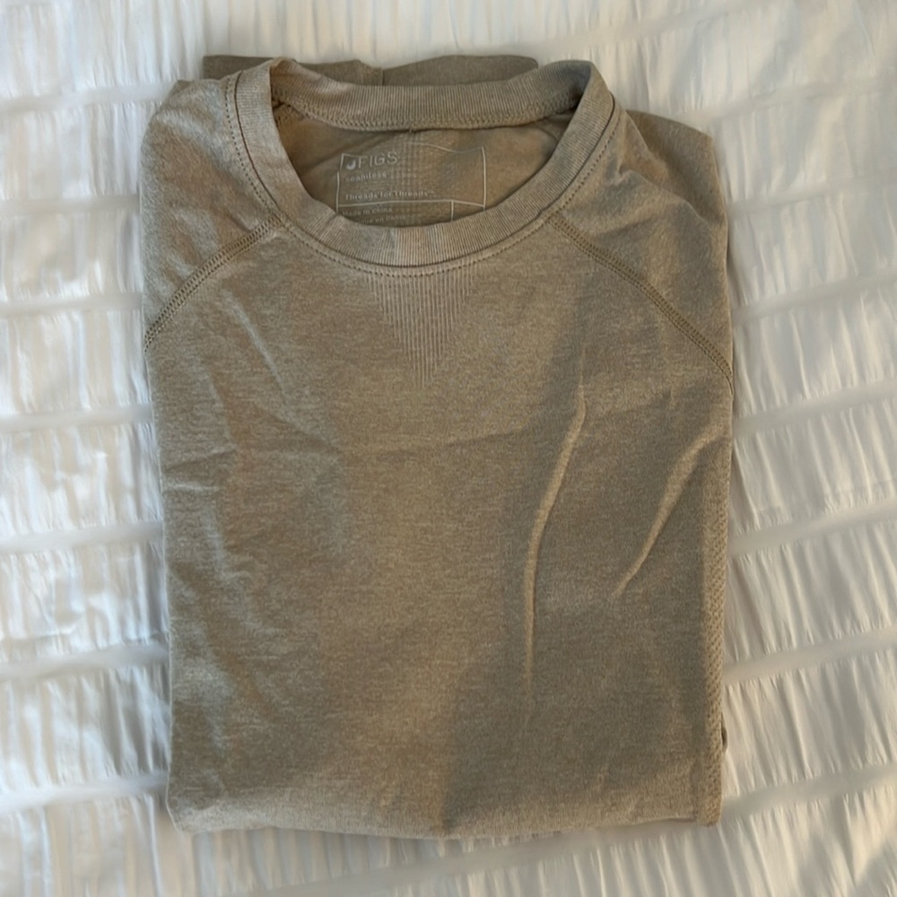 Figs underscrub top xs biege-greenish color